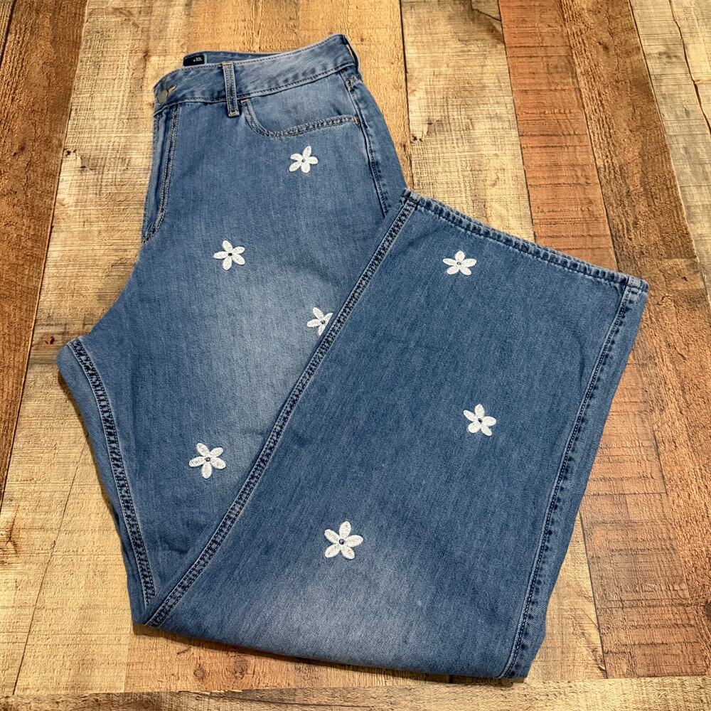 Hollister Wmns Ultra High-Rise Vintage Baggy Jeans Sz 32L Flowers Boho Festival